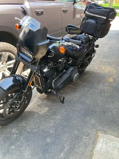 I'm selling my 2021 Harley-Davidson Fat Bob with a Milwaukee-Eight 114 engine and distinctive stylin...