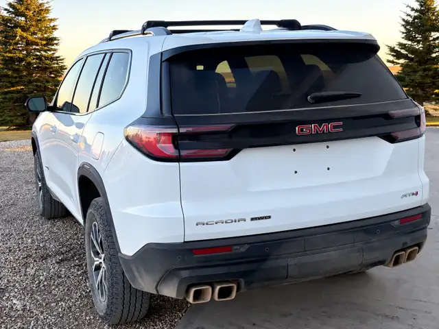 2025 GMC Acadia AT4598698417865379841