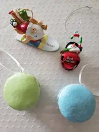 Assorted ornaments, very cute, vacation places, take all for $15