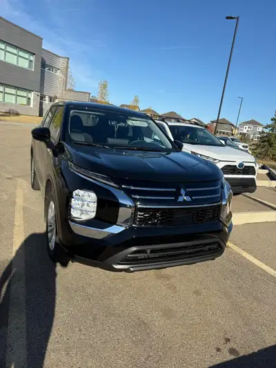 Hi i 2025 outlander for sale. It has 2700 km only , its on 300 biweekly payment for 5 year term. We...