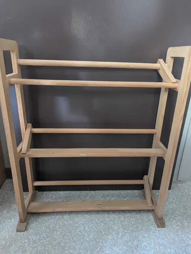 Wooden shoe rack in Bookcases & Shelving Units in Edmonton - Image 3