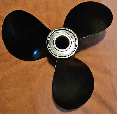 Volvo Penta DP A4 Front Propeller • Part Number: 854777 • Hub Number: 22176466 • Fits: Volvo Penta D...