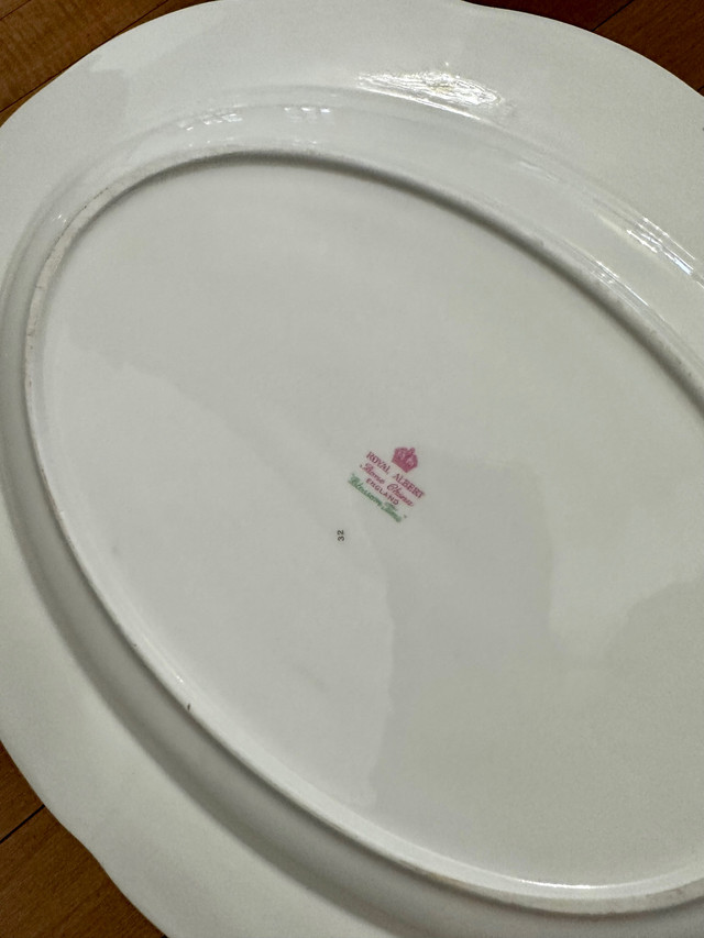 Vintage discontinued England Bone China Blossom Time Royal Alber in Kitchen & Dining Wares in Windsor Region - Image 3