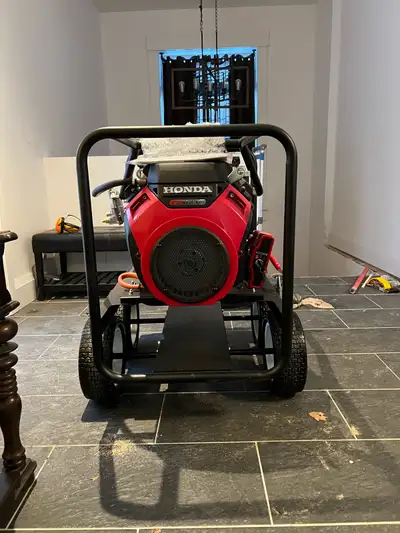 Paid more than $10,000 Canadian . Never used . Made in USA. Production date : April 2025. 13000- 230...