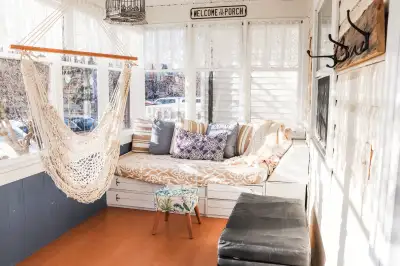 Short term 3 bedroom rental available- Professional student.