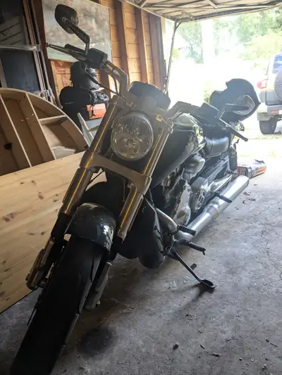Harley Davidson 2012 VROD Muscle Motorcycle 1250 CC $10,000 In very good shape If interested call or...