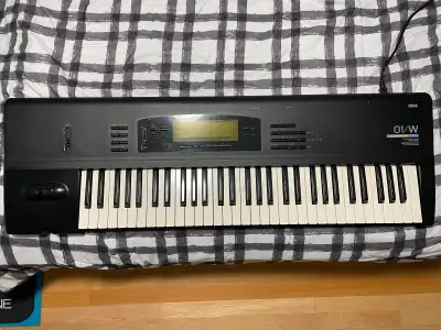 Keyboard KORG 01/W Workstation Synthesizer, View more