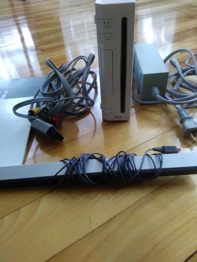 console jeu accessoire Nintendo Wii system remote game wiimote in Nintendo Wii in Laval / North Shore - Image 4