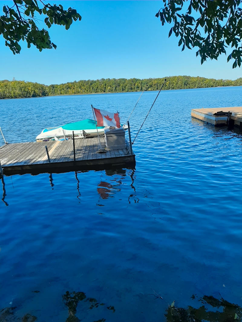 1997 travelaire 38 foot . rare waterfront site or just trailer Land