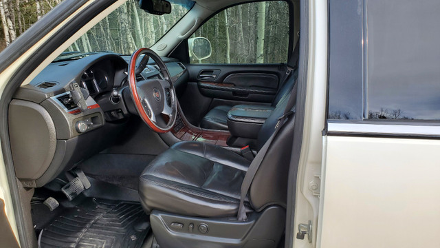 2007 Cadillac Escalade in Cars & Trucks in Calgary - Image 3