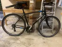 Trek Verve 2 hybrid mountain/road bike 