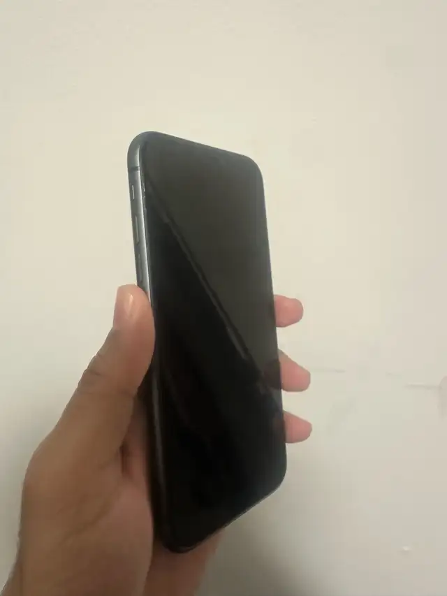 iphone 11 64gb dans Téléphones cellulaires dans Kitchener / Waterloo - Image 5