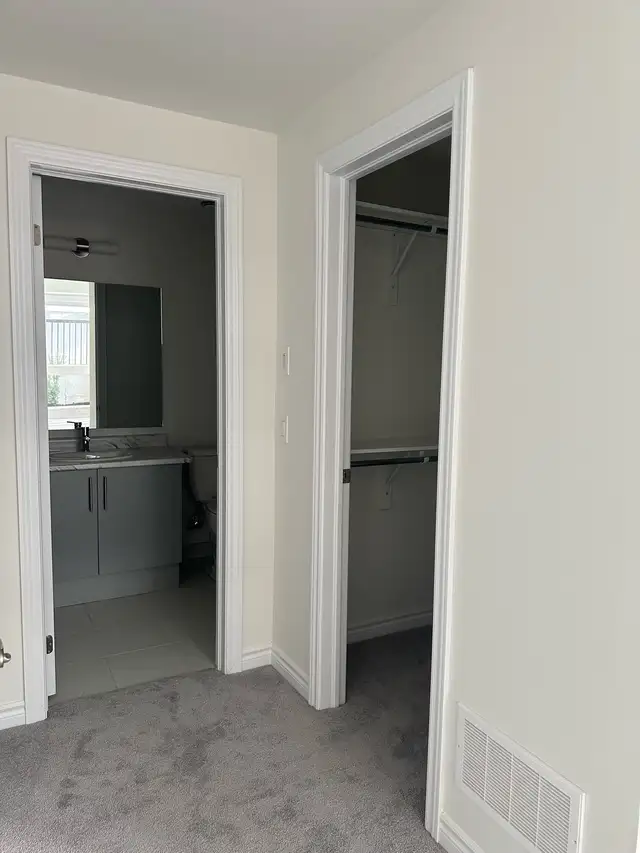 townhouse for rent in Long Term Rentals in Oakville / Halton Region - Image 9