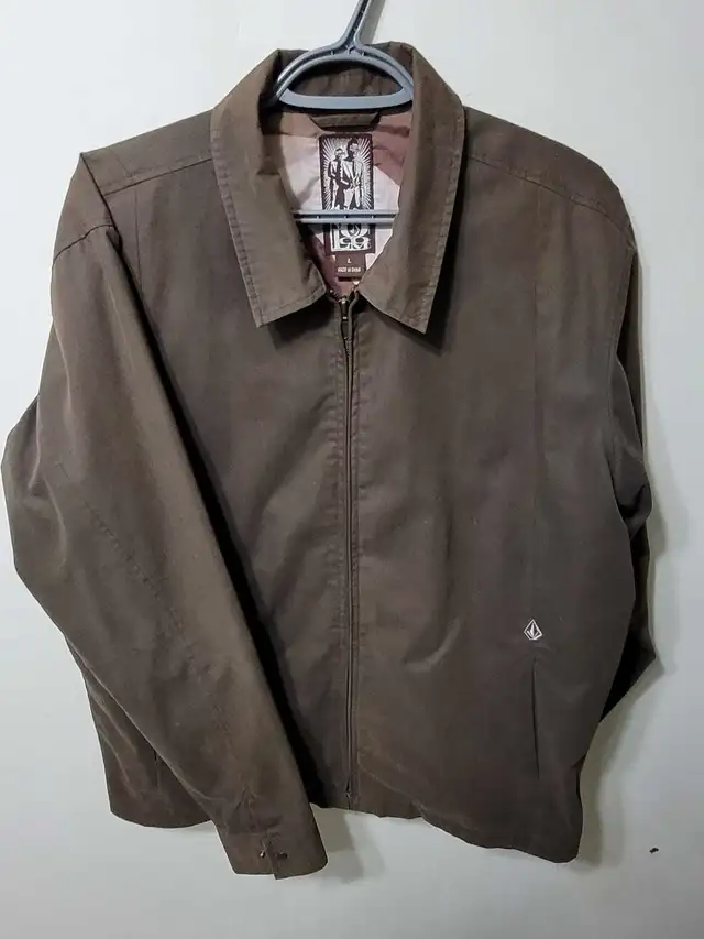 Volcom  jacket in Men's in Kingston - Image 2