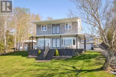 A fully furnished beautiful 2-bedroom waterfront property on the Mira River just 20 minutes from Syd...