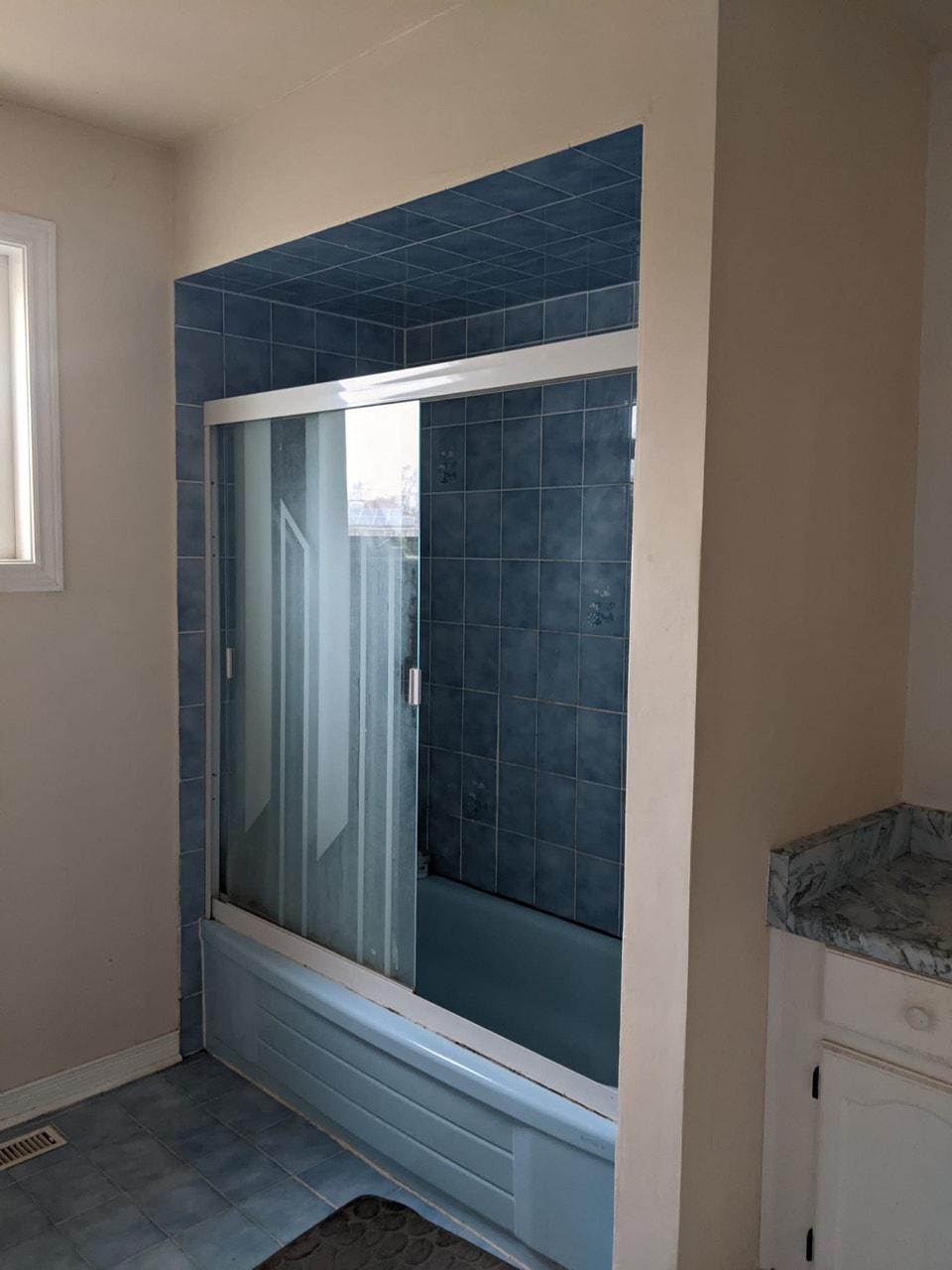 Room available Steeles/Hurontario-girl(s) only 2