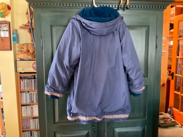 Manteau Kanuk bleu gris dans Femmes - Hauts et vêtements d'extérieur  à Ouest de l’Île - Image 3