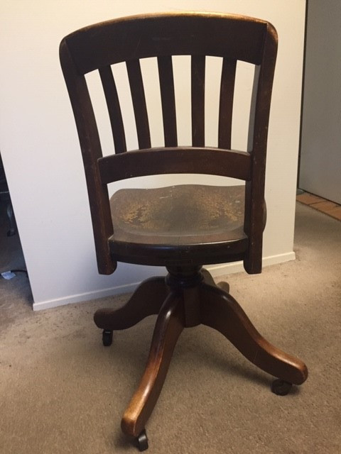 Antique Office Chair / Chaise de Bureau Antique dans Chaises, Fauteuils inclinables  à Ouest de l’Île - Image 3