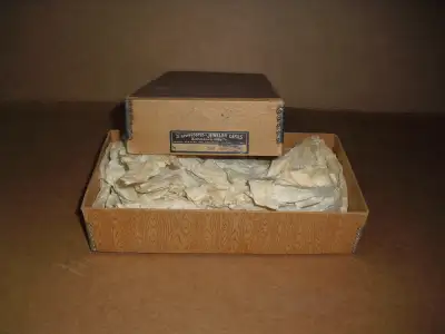 Vintage Dannisson's cardboard jewellery box, View more