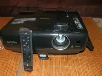 EPSON MegaPlex MG-50 Easy Home Theater 3LCD Projector