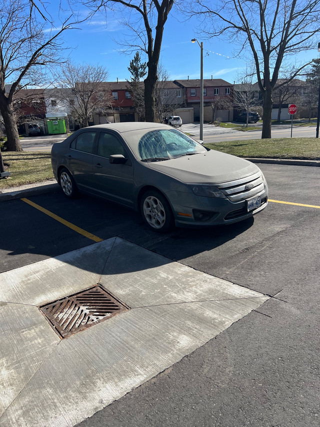 2011 ford fusion  in Cars & Trucks in City of Toronto - Image 2