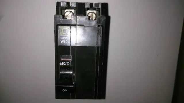 Breakers /disjoncteurs (commander qbh/dsquare/ siemens/ general) in Electrical in West Island - Image 3