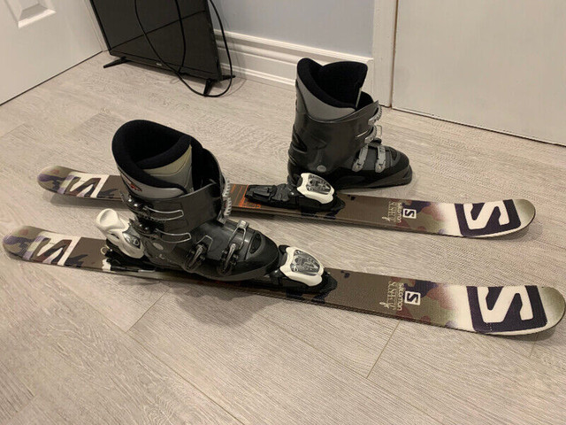 Skis with binds and boots in Ski in Oshawa / Durham Region - Image 2