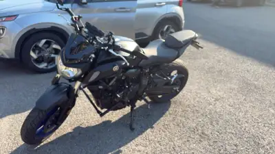 Yamaha MT-07 2020 — 26 000 km — Aucun accident Magnifique MT-07 2020, bien entretenue et jamais acci...