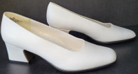 New- Impreii Me! Runway White Dress Shoe Sz 8M