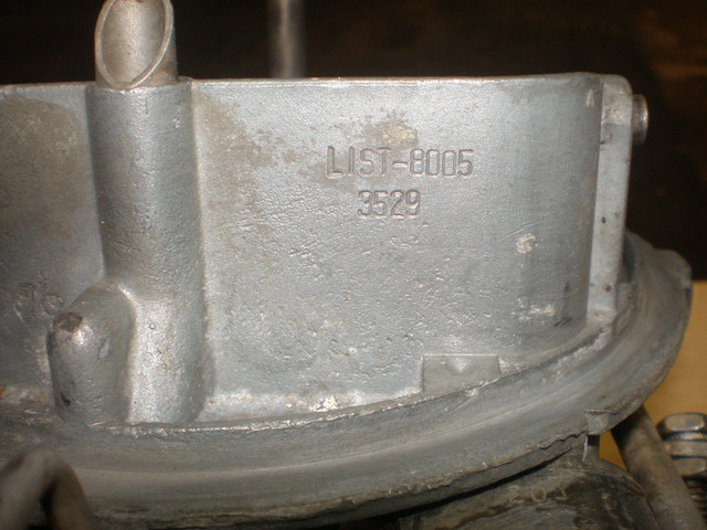 600 CFM Holley Carb in Engine & Engine Parts in Leamington - Image 2