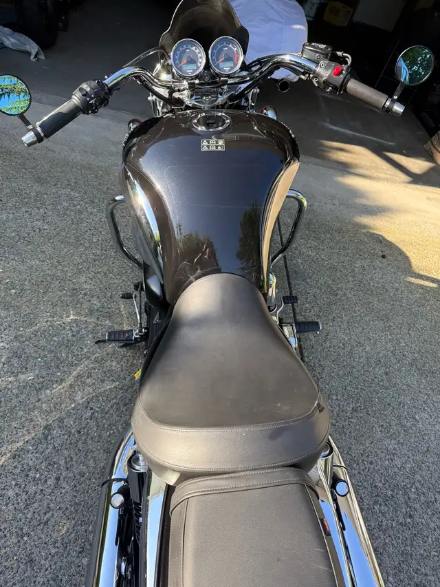 2012 Triumph Rocket 3 Roadster with only 10000 Kms in Street, Cruisers & Choppers in Delta/Surrey/Langley - Image 5