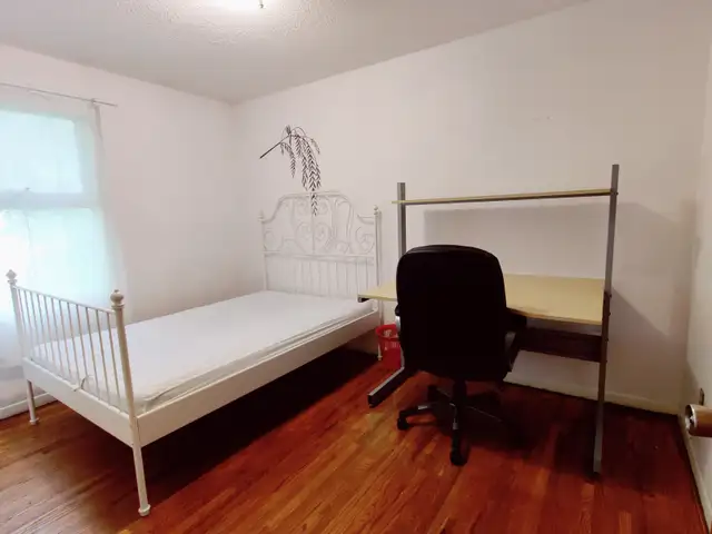 Large Private Room Summer Sublet