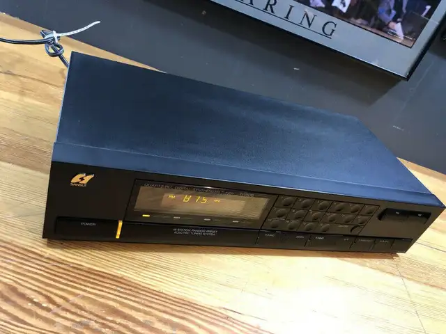 Sansui T-1000 Quartz PLL Digital Synthesizer Tuner in General Electronics in City of Toronto - Image 2