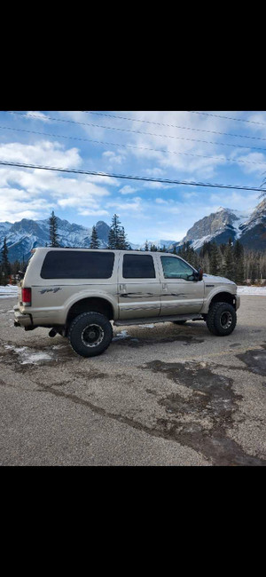 2005 Ford Excursion Limited 