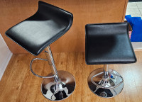 2 used bar stools
