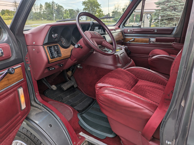 1985 Dodge B350 Maxi-Wagon - 15 passenger - only 89,000 Kms in Classic Cars in Kingston - Image 4