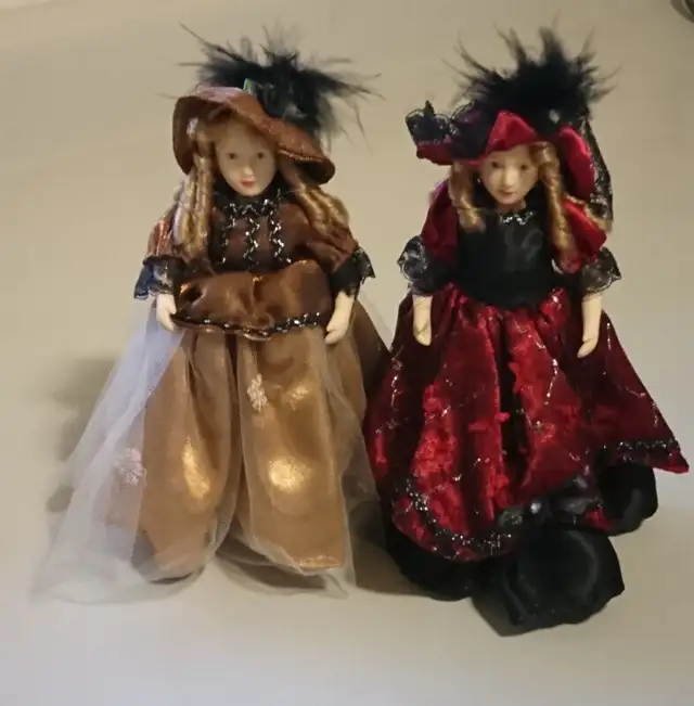 Vintage Porcelain Dolls Natural Looking Hair and on Metal Stands in Arts & Collectibles in Oshawa / Durham Region - Image 3