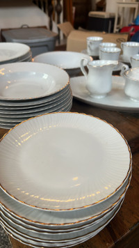 Vintage Arpo fine porcelaine set