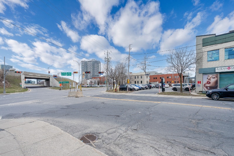 GRAND LOCAL ESPACE COMMERCIAL À LOUER, Espaces commerciaux et bureaux