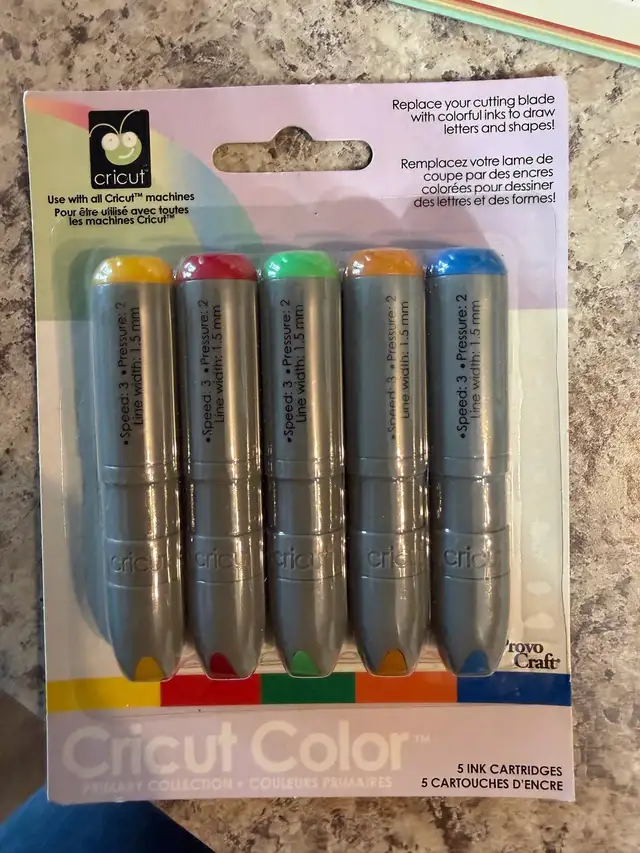 Cricut Expression machine with assesories 580123628950661125