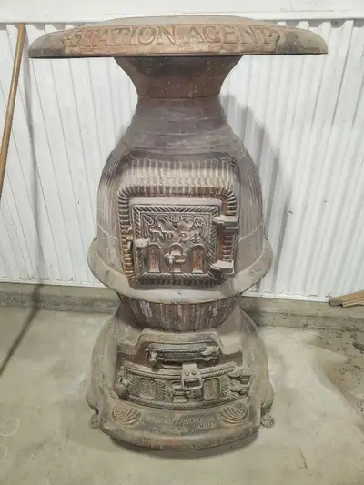 Stationmaster wood or coal stove. In very nice condition. Always stored inside and ready for your sh...