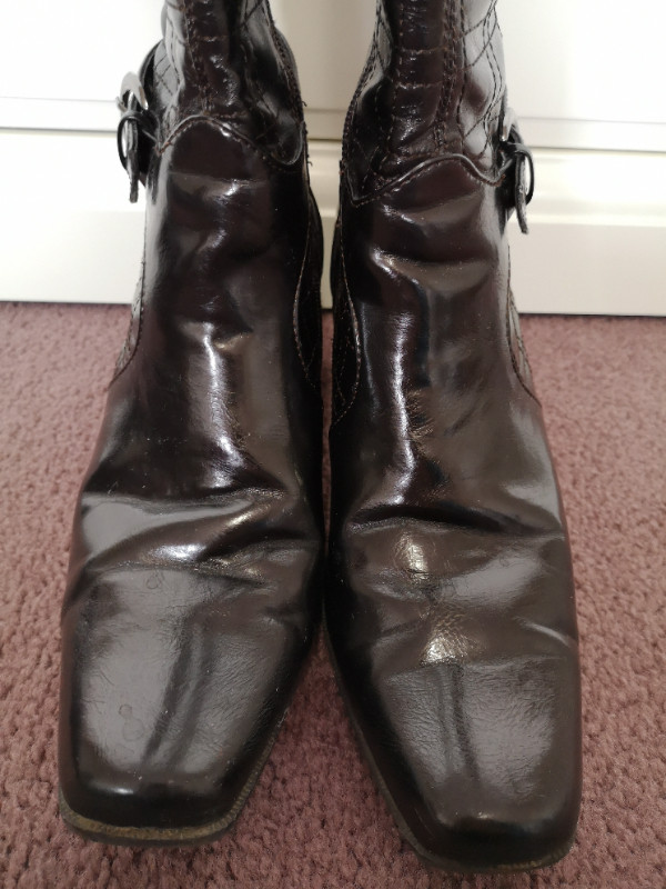 London Fog Black/Brown Tall Heeled Boots (Size 9) in Women's - Shoes in Edmonton - Image 2