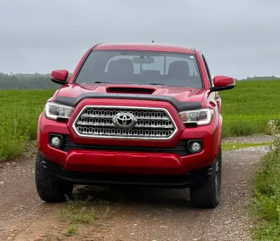 225000 KM - Un seul propriétaire Moteur 3,5 litres 6 cylindres. Ajouts : démarreur à distance, défle...