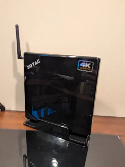 À Lorraine - J6Z 3B2 Pas de livraison. Premier arrivé, premier servi. Ordinateur type mini-PC Zotac...