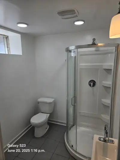 Full Basement Apartment with 1 bedroom