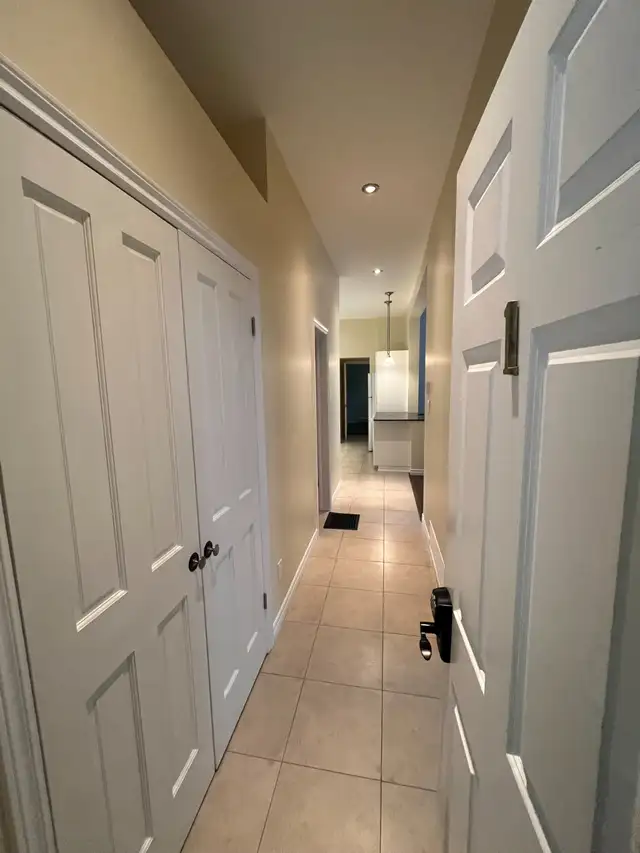 Bright Main Floor 2 Bedroom for Rent - Peterborough in Long Term Rentals in Peterborough - Image 2