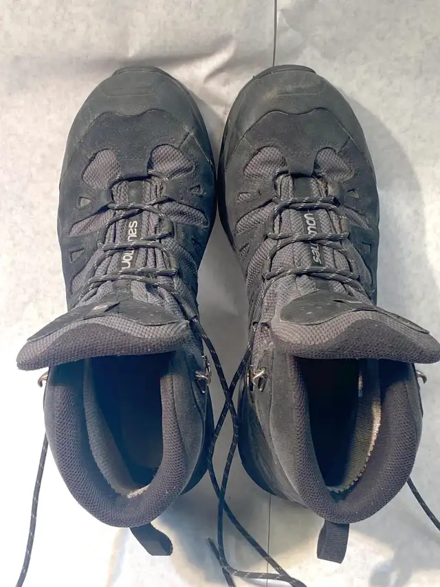Salomon Backpacking Hiking Boots - Size 11 in Fishing, Camping & Outdoors in City of Toronto - Image 8
