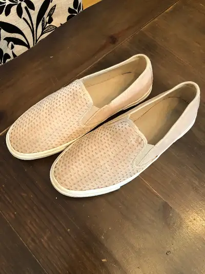 Women’s Shoes, View more