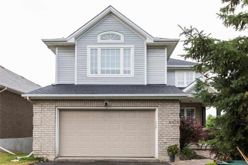 A beautiful single house for rent in riverside south Long Term