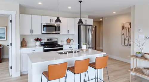 2 bed 2 bath unit - modern finishes with Quartz counter tops , stainless steel appliances SEE VIDEO...